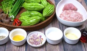 Nguyên liệu canh khổ qua nhồi thịt