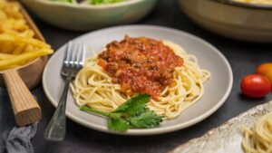 Mì spaghetti zucchini sốt bò bằm phô mai