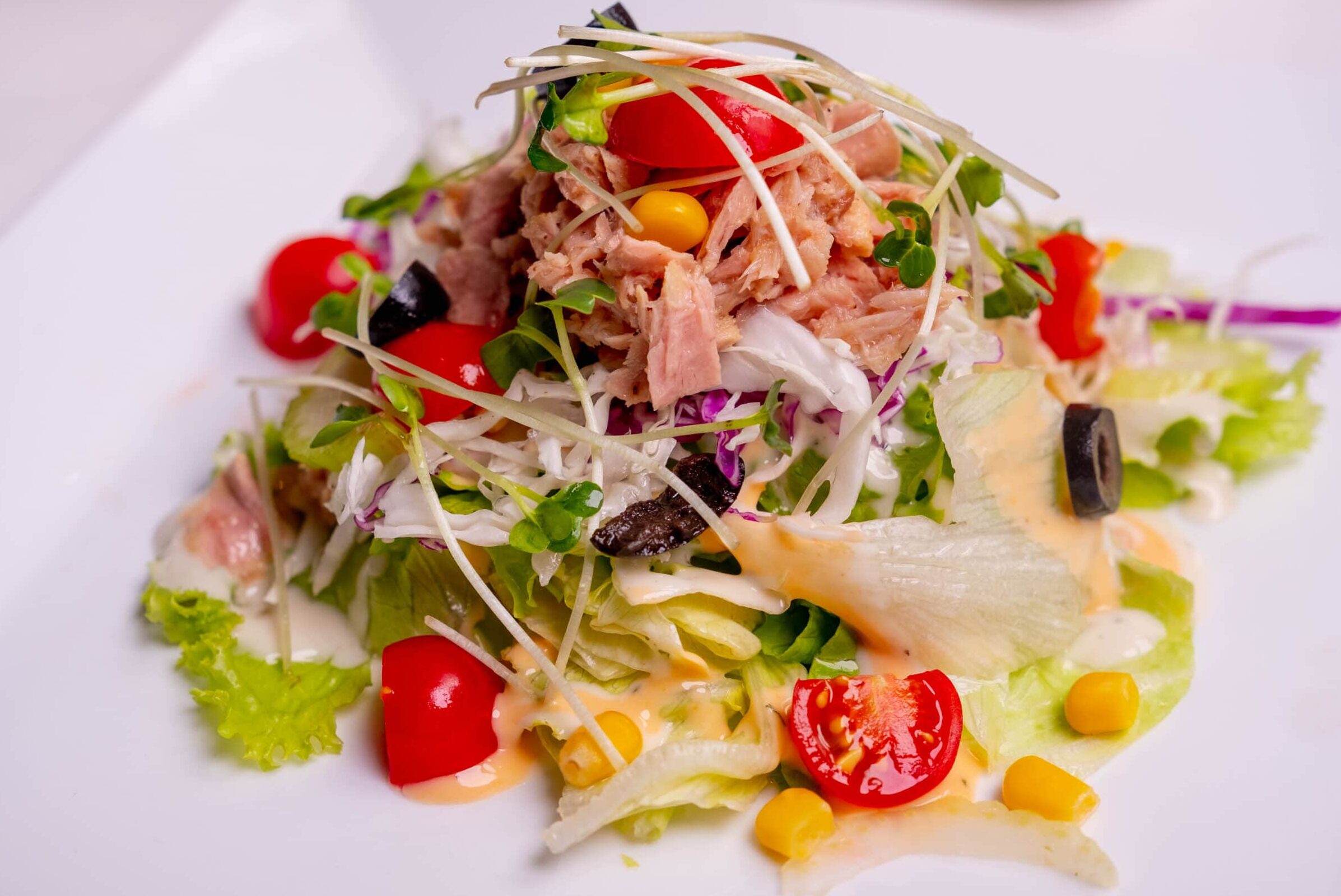 Salad Cá Ngừ Hạt Óc Chó