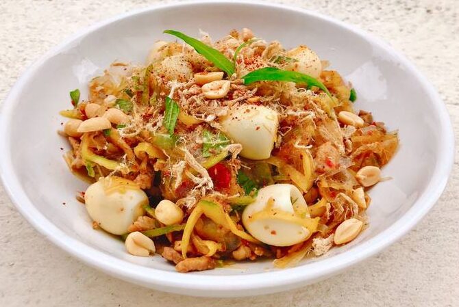 Cách làm bánh tráng trộn thập cẩm