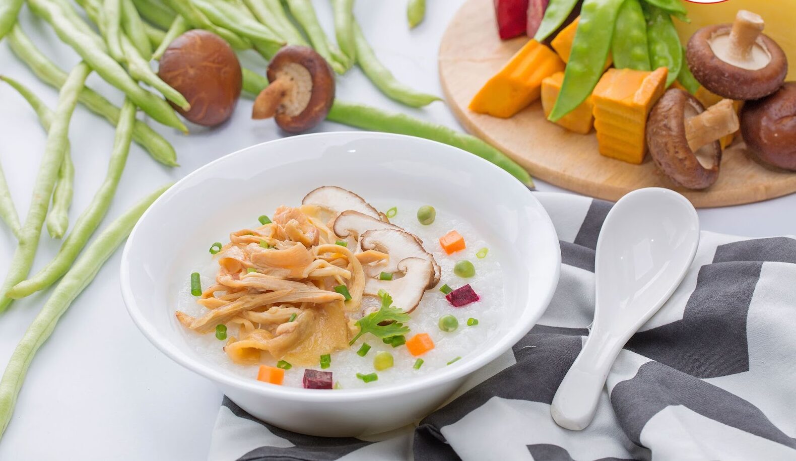 Cháo cá hồi rau củ – Giúp bé phát triển trí não vượt trội