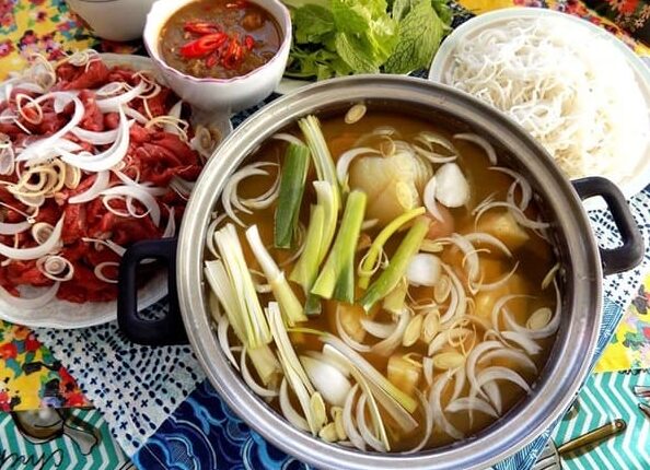 Lẩu bò nhúng giấm